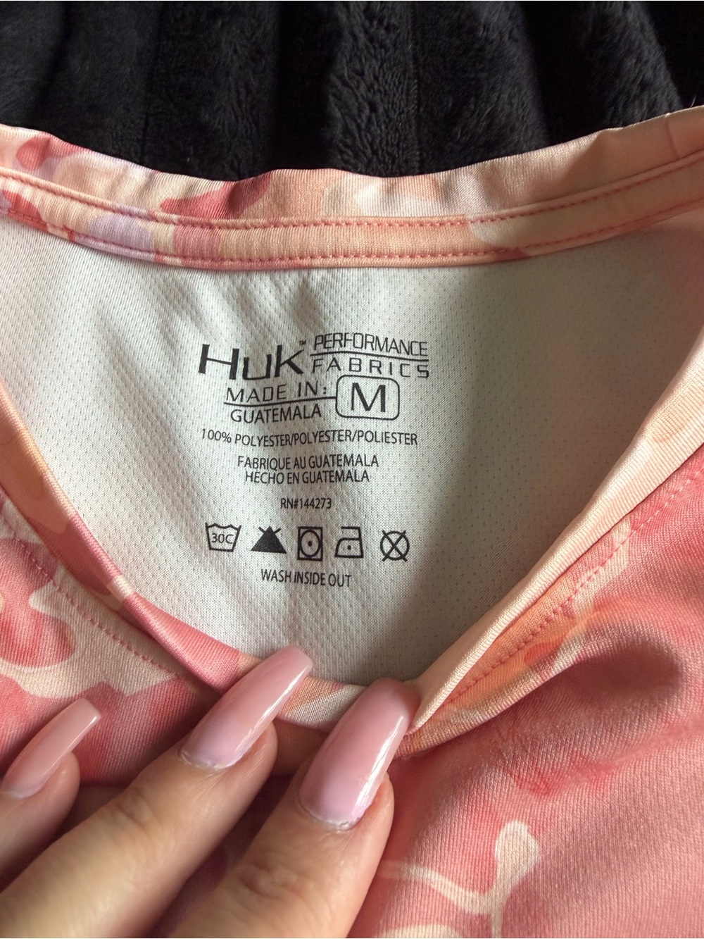 Huk women’s ' Performance Fishing Long-Sleeve Shirt - Pink Camo - Picture 3 of 5